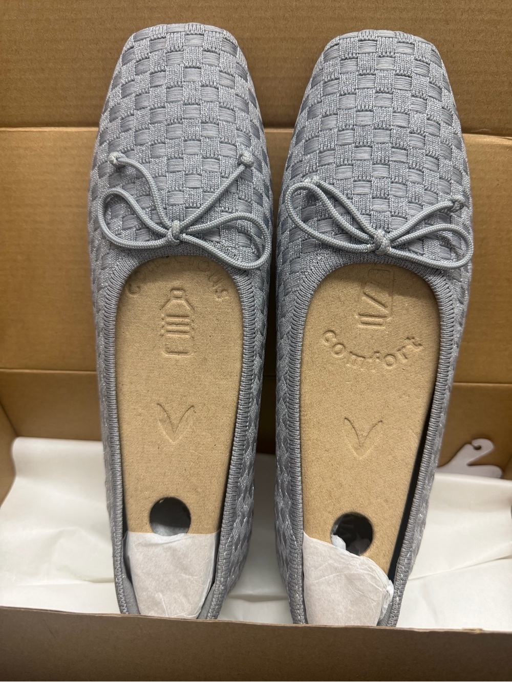Vivaia Flats in Light Gray size US 9.5